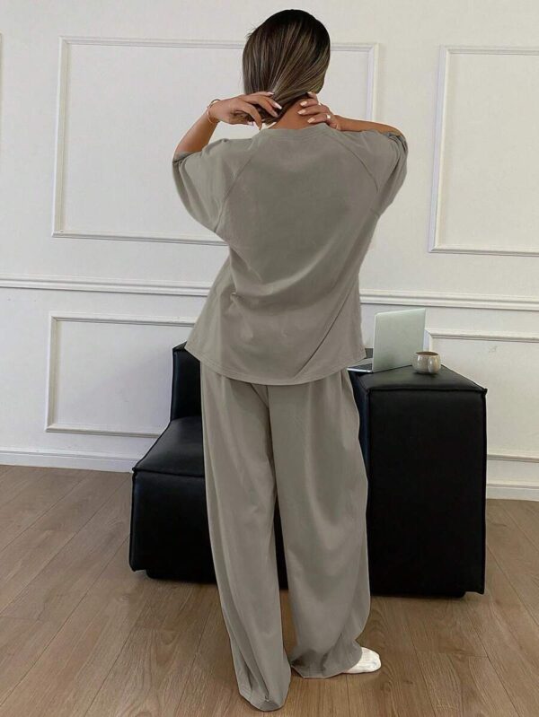 ⁦قطعتين بيجامة فضفاضة⁩ - الصورة ⁦2⁩